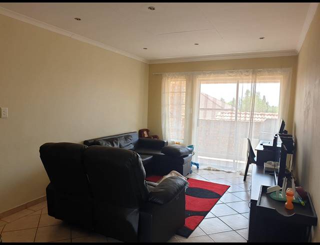 2 BEDROOM APARTMENT SOLD IN THERESAPARK
